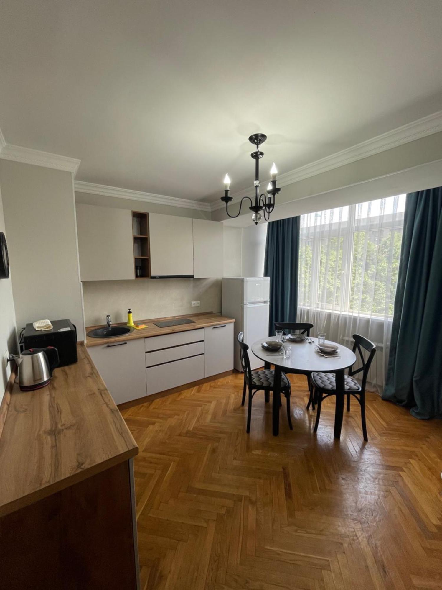 Апартаменты На Арбате Almatî Exterior foto